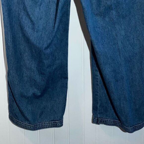 Chadwick’s Cropped Denim Jeans Women’s 12 Washed Blue Flat Front Button Details - Picture 8 of 9